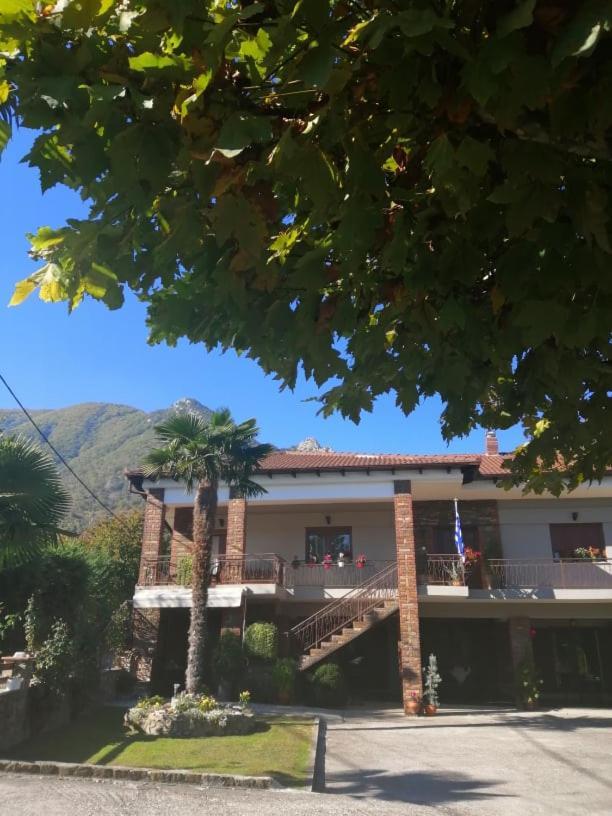 Guesthouse Athanasiou Káto Loutrákion Екстериор снимка