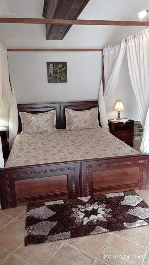 Guesthouse Athanasiou Káto Loutrákion Екстериор снимка