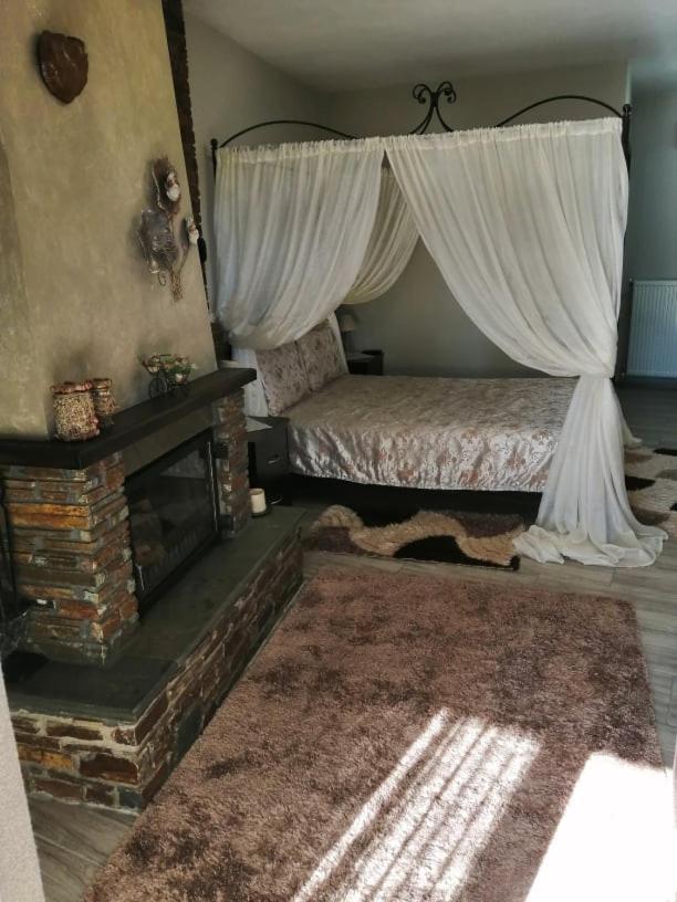 Guesthouse Athanasiou Káto Loutrákion Екстериор снимка