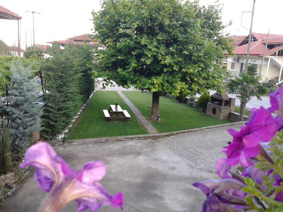Guesthouse Athanasiou Káto Loutrákion Екстериор снимка