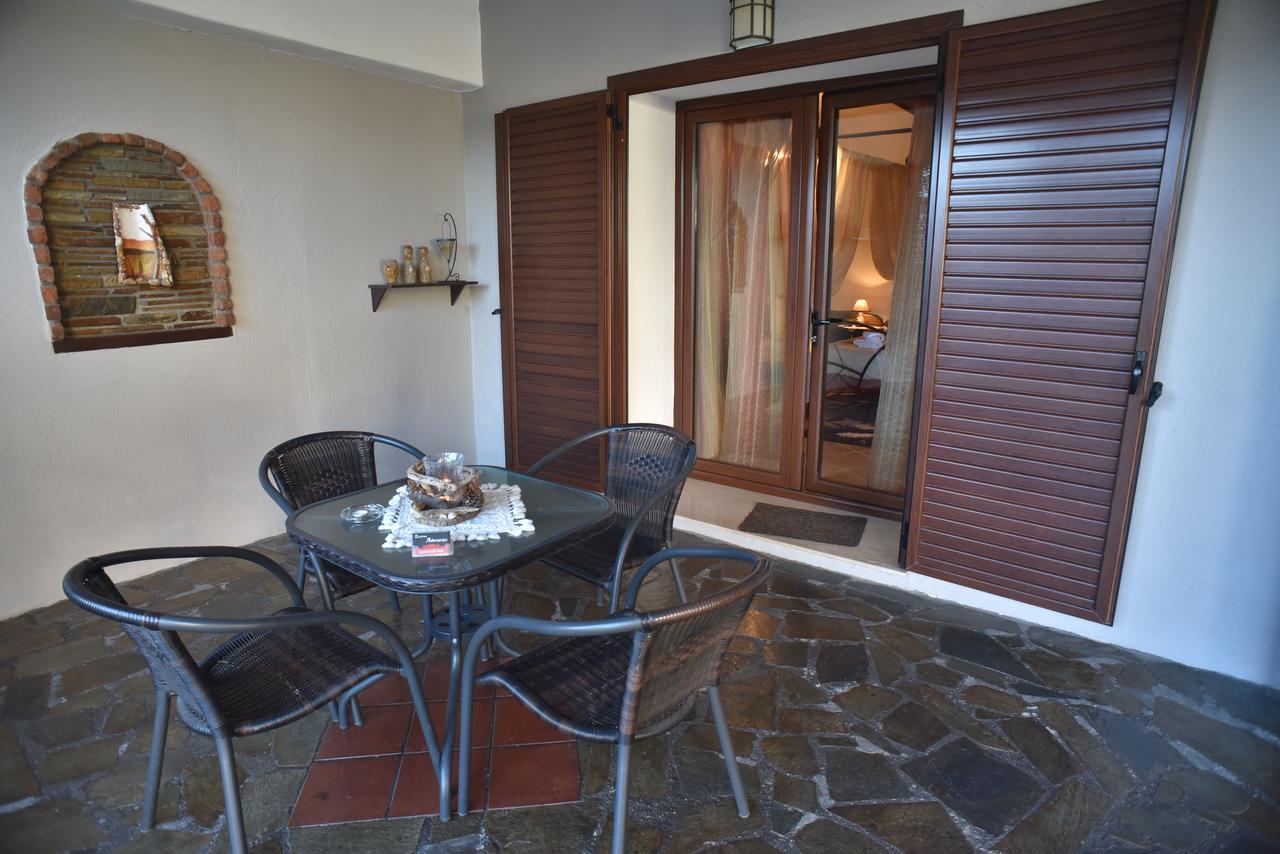 Guesthouse Athanasiou Káto Loutrákion Екстериор снимка