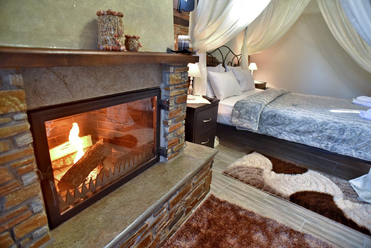 Guesthouse Athanasiou Káto Loutrákion Екстериор снимка