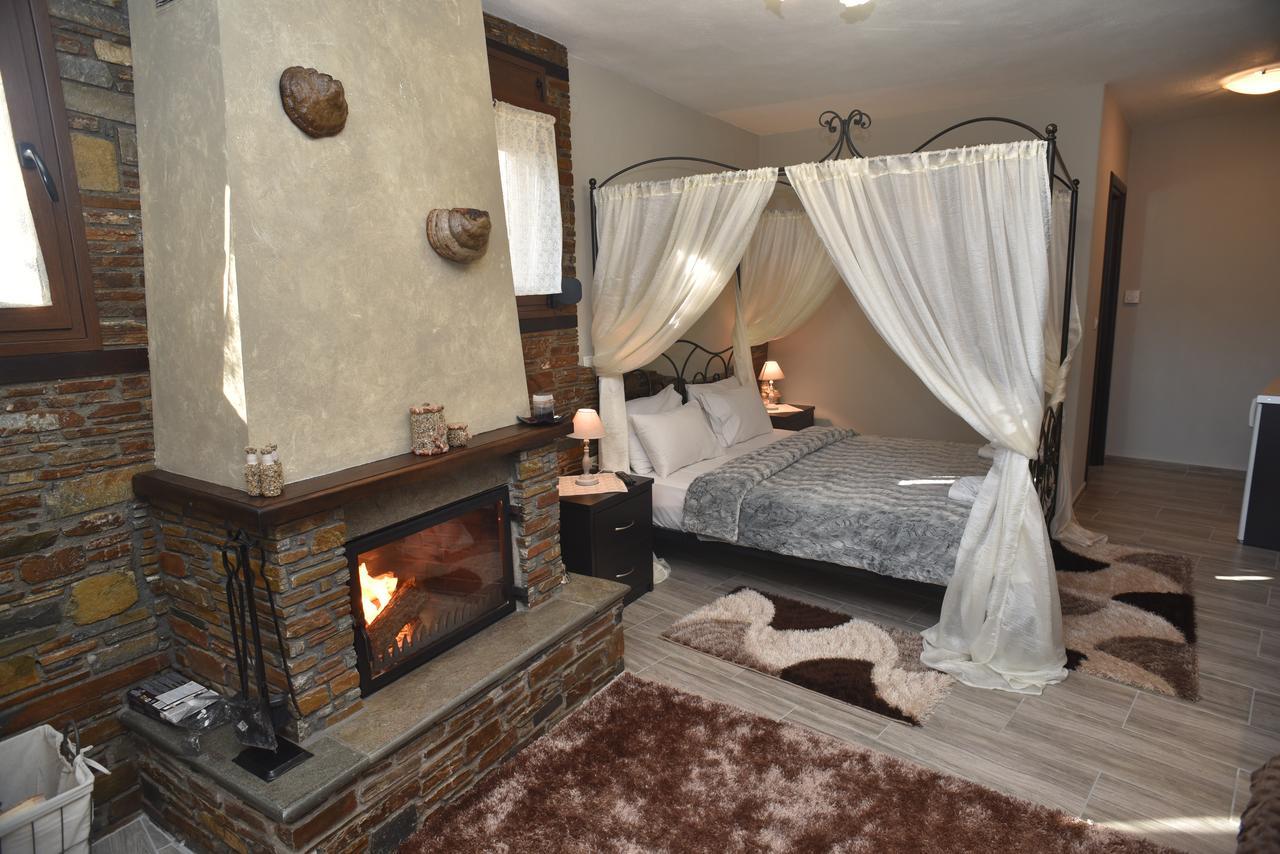 Guesthouse Athanasiou Káto Loutrákion Екстериор снимка